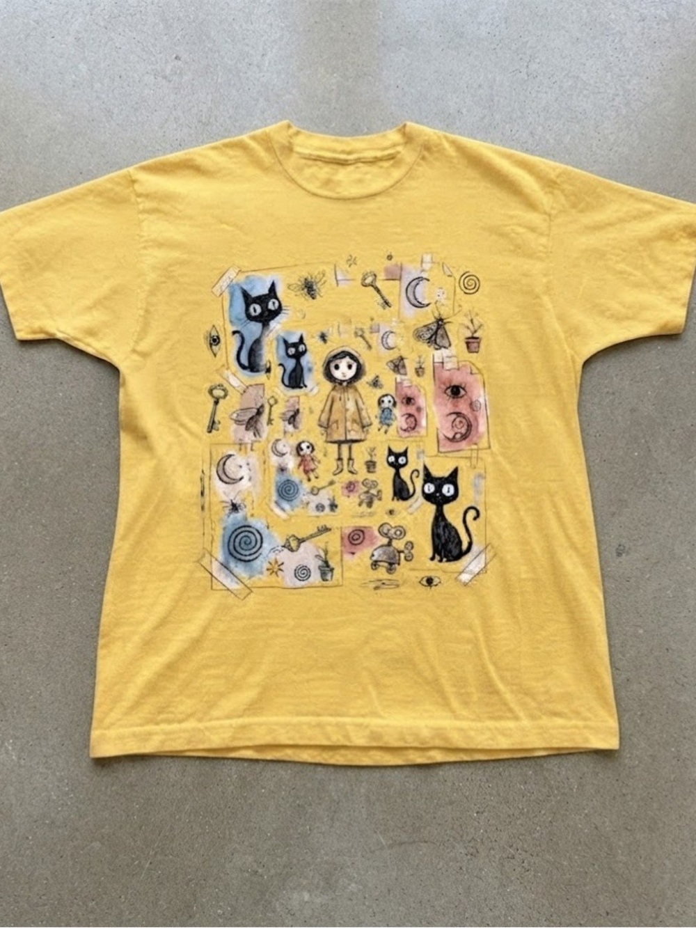 Yellow Cat Illustration Pet Themed Gildan T-Shirt